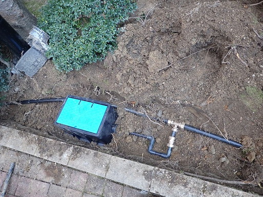 散水栓給水管改修工事施工中4